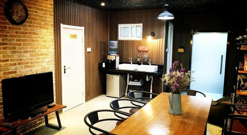 Lantian Garden Hostel Qingdao Esterno foto
